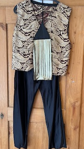 Gilet de soirée et pantalon noir en satin ceinture large en